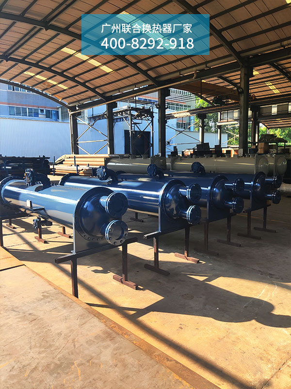 4套滿液式蒸發器交付冷水機廠家